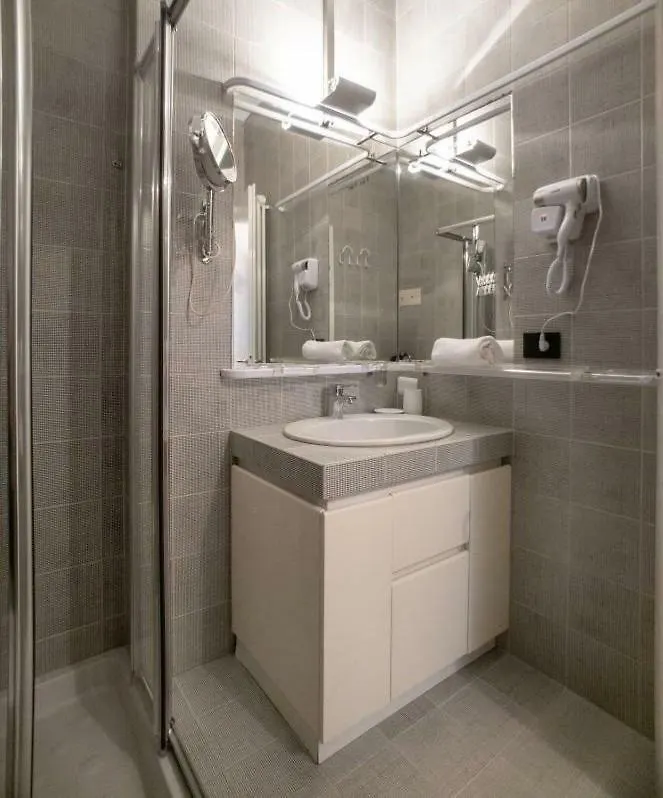 Madonnina Apartment ميلان 0*,  إيطاليا
